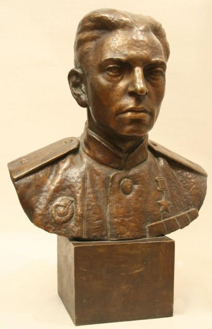 Лоренцев Б.Ф. Герой Советского Союза Т.П.Ионин. 1948 Лоренцев Б.Ф. Герой Советского Союза Т.П.Ионин. 1948